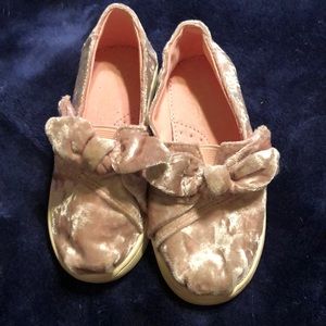 Toms pink velvet with bow